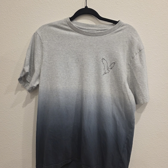 American Eagle Outfitters Gray and Black Ombre Tee - Picture 1 of 2